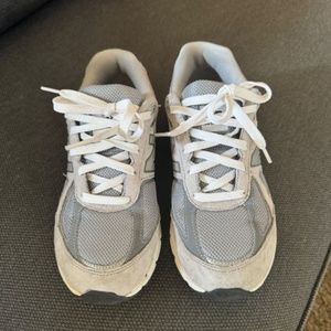 New Balance 990v4 Shoes (Women’s size 8, Big Boys size 6.5)